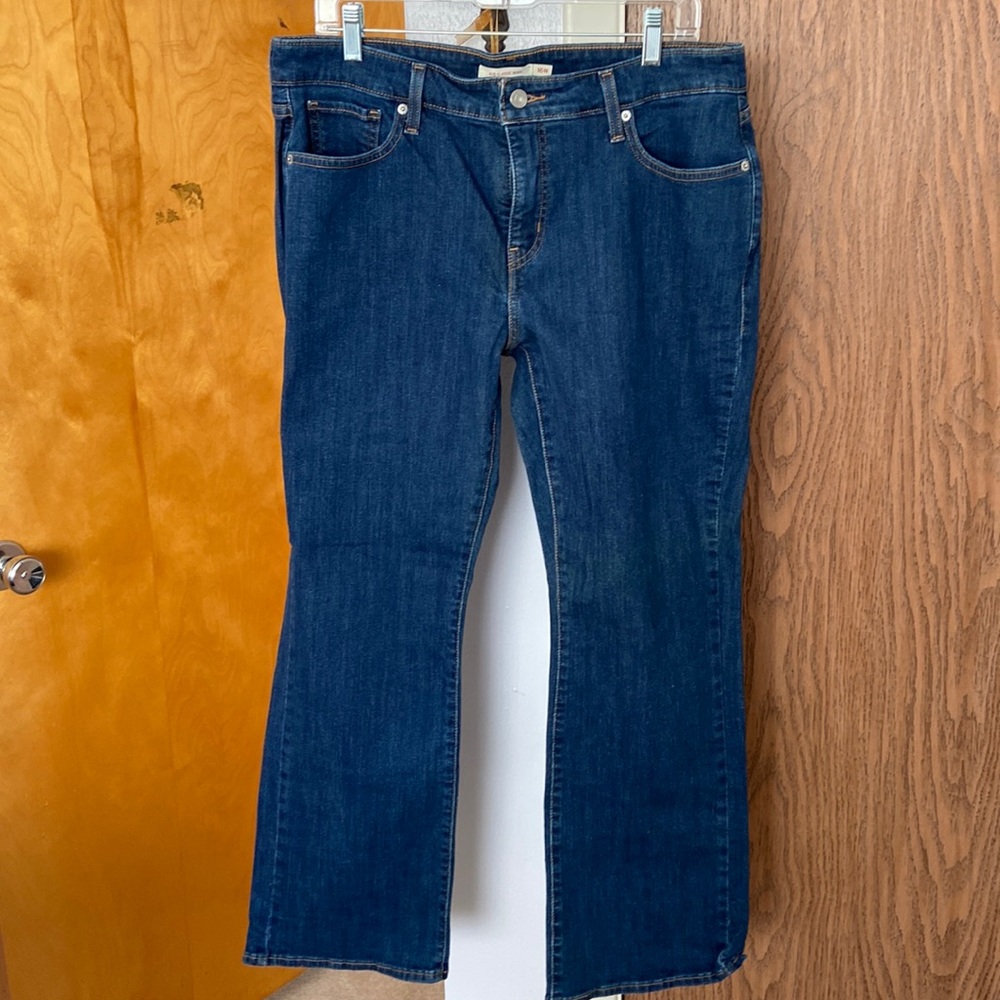 Levi bootcut jeans. 16w, 28” inseam